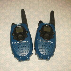 Set of 2 Motorola T5100 Talkabout 2-Way Radio Cobalt Blue Walkie Talkie WORKS